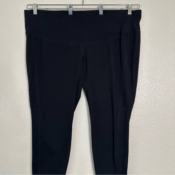 Lane Bryant Livi Black Control Tech Leggings, Size 26/28 - Picture 2 of 8